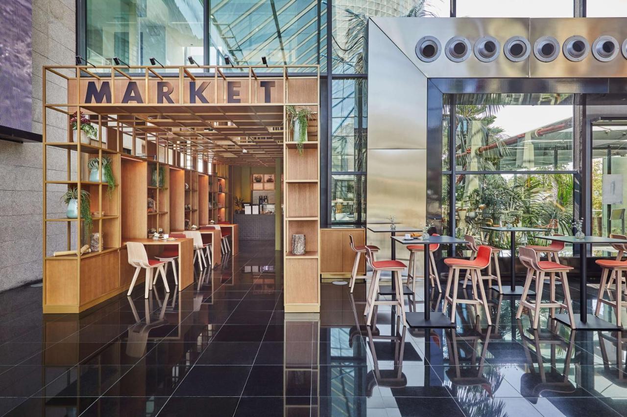 Hyatt Regency Barcelona Tower Hotel L'Hospitalet de Llobregat Kültér fotó The Market