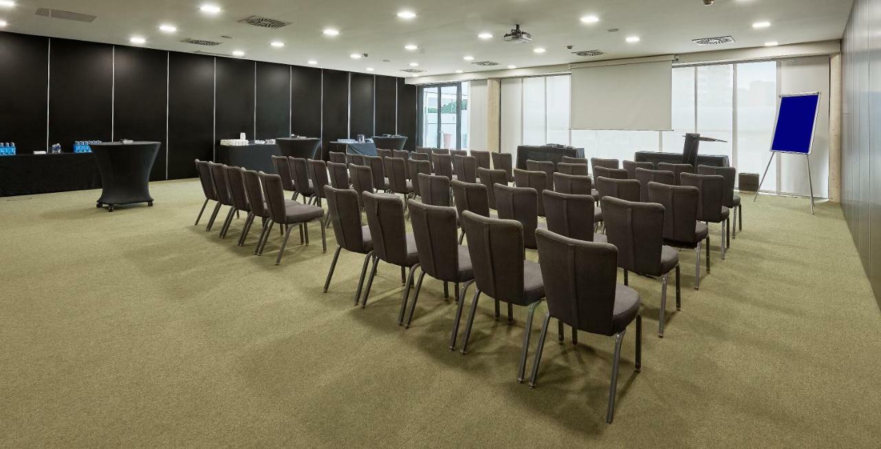 Hyatt Regency Barcelona Tower Hotel L'Hospitalet de Llobregat Kültér fotó The main conference room