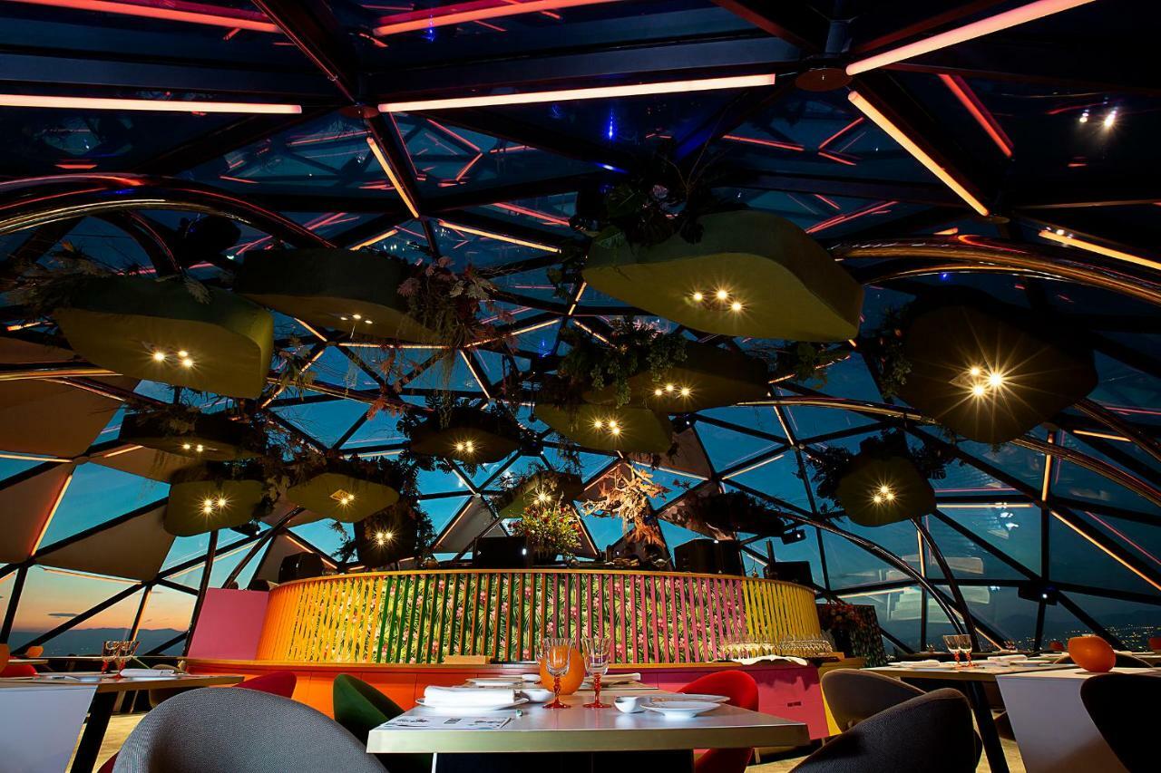 Hyatt Regency Barcelona Tower Hotel L'Hospitalet de Llobregat Kültér fotó Interior of the restaurant